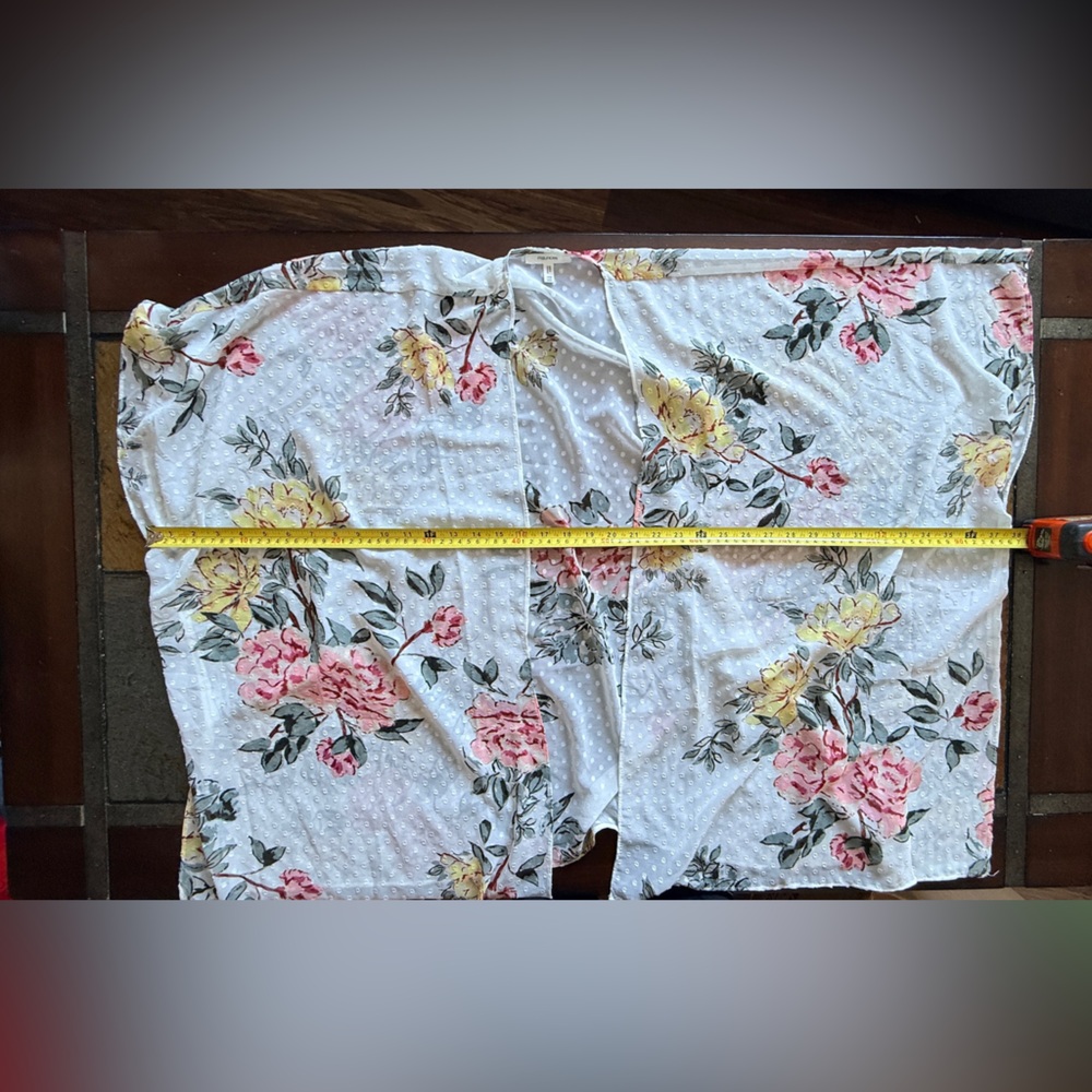 Maurice’s white a frame kimono lace floral dainty preppy vintage one size